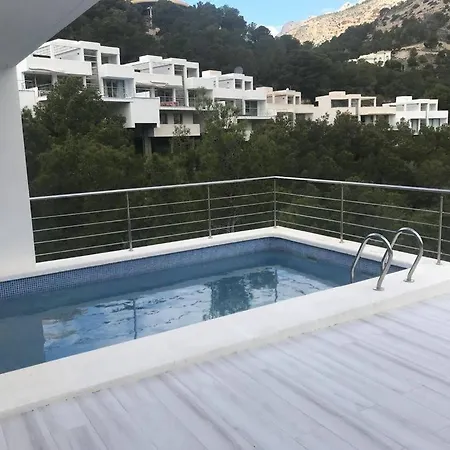 בית נופש Villa De Lujo אליקאנטה